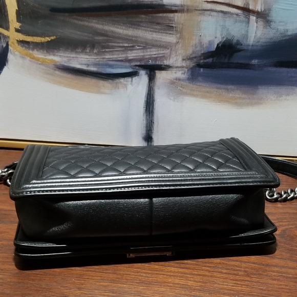 Traded Chanel Boy Bag New Medium Lambskin - Picture 9 of 16
